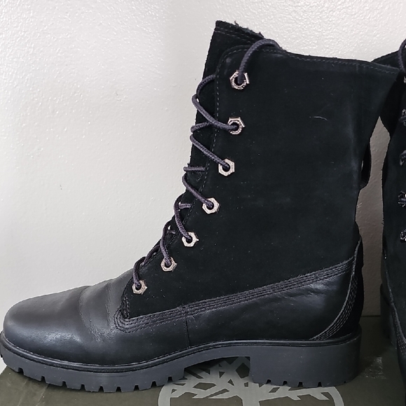 New In Box Woman's Timberland Black Fleece Lined Winter Boots.  Size 8B - Picture 4 of 15